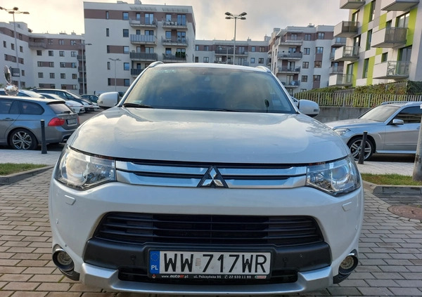 Mitsubishi Outlander cena 65000 przebieg: 95000, rok produkcji 2014 z Warszawa małe 67